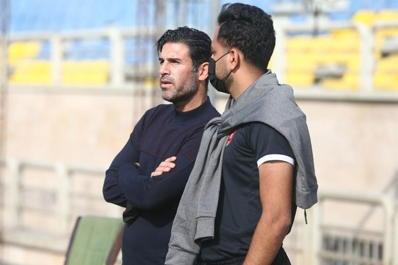 ادعای مهر/ بادامکی از مذاکره با بازیکنان موردنظر پرسپولیس منع شد!
