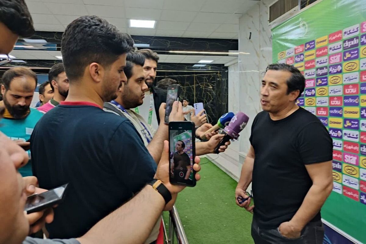 عزیزی: بازی کثیف فحاشی به بیرانوند، شجاع و ترابی را تمام کنید