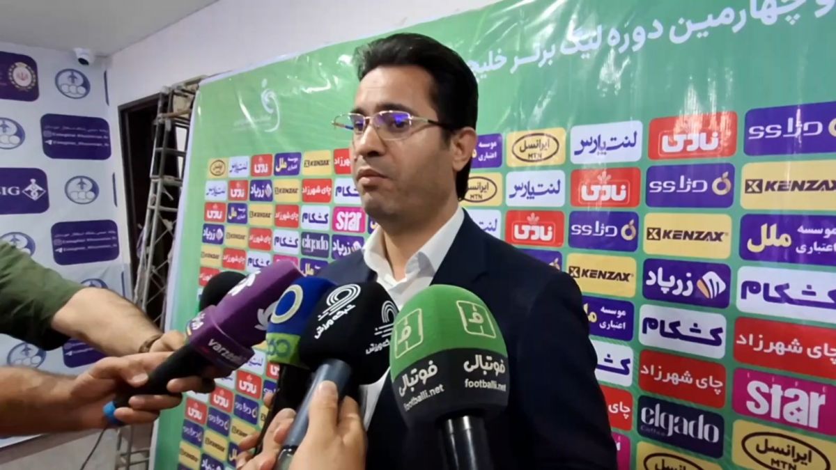 صحبتهای نصیرنیا رئیس هیئت مدیره باشگاه استقلال خوزستان بعد از بازی با هوادار