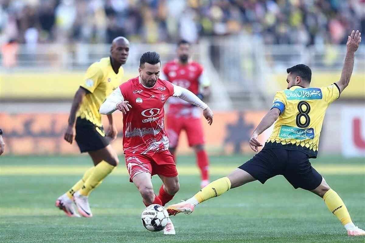 حاشیه پرسپولیس- سپاهان؛ حضور تماشاگران مرد در آزادی!