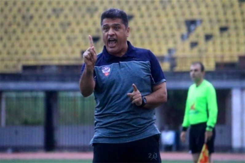 داداشزاده به سیم آخر زد: خداداد بیسواد و لمپن است!