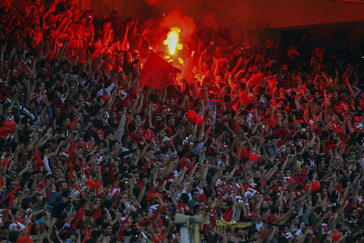 تنش در مقابل باشگاه پرسپولیس