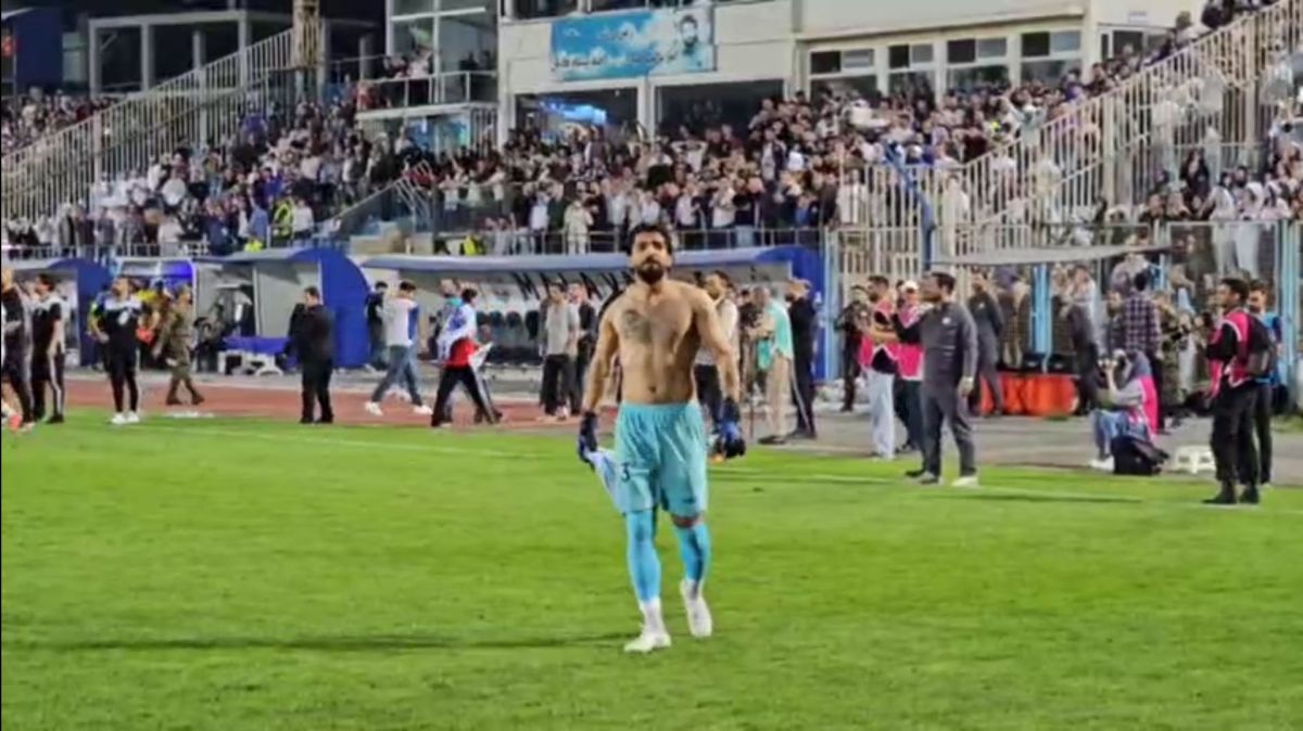 دومین پنالتی گرفته شده سپاهان توسط حبیب فرعباسی دروازه‌بان ملوان