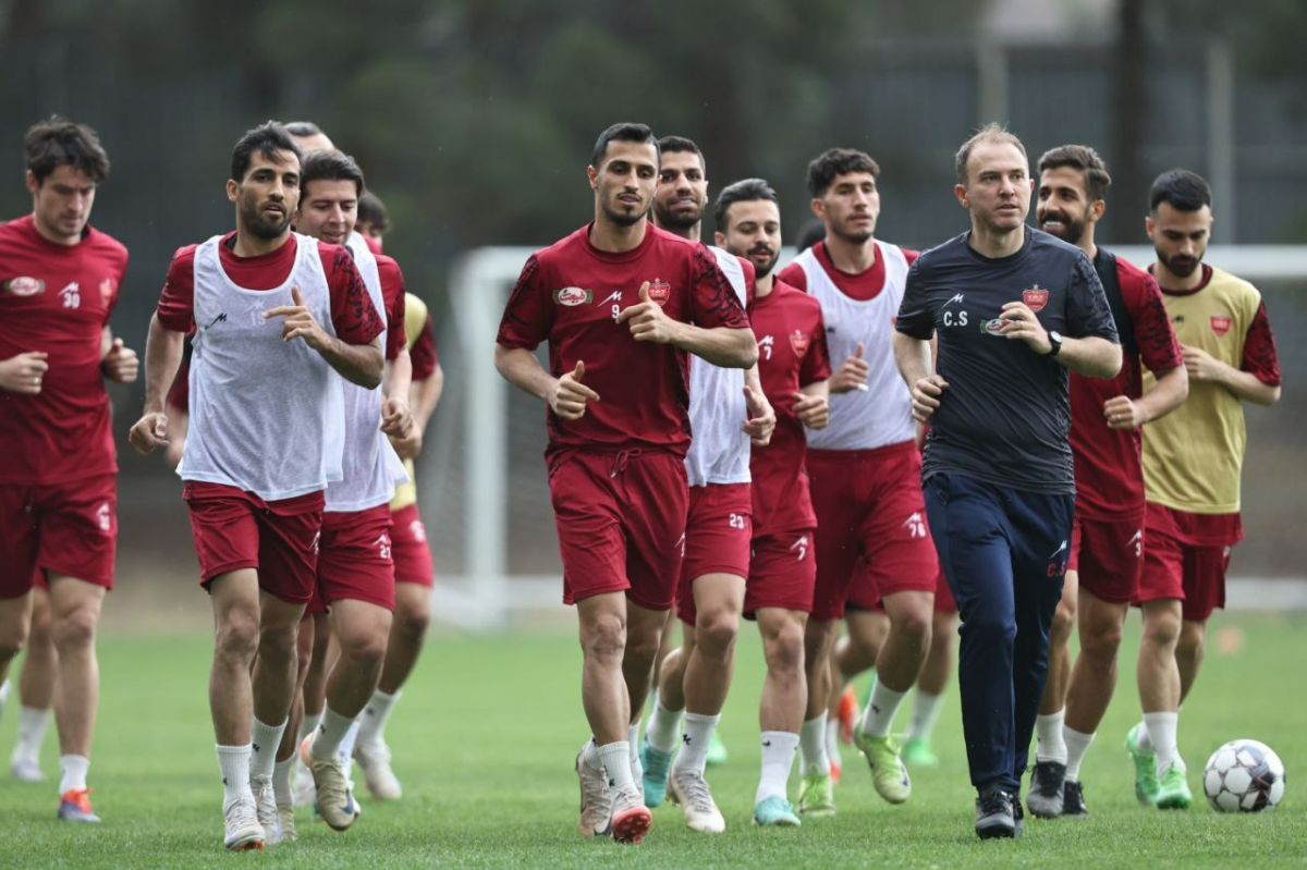 تمرین پرسپولیس تحت تاثیر طوفان و بارش باران