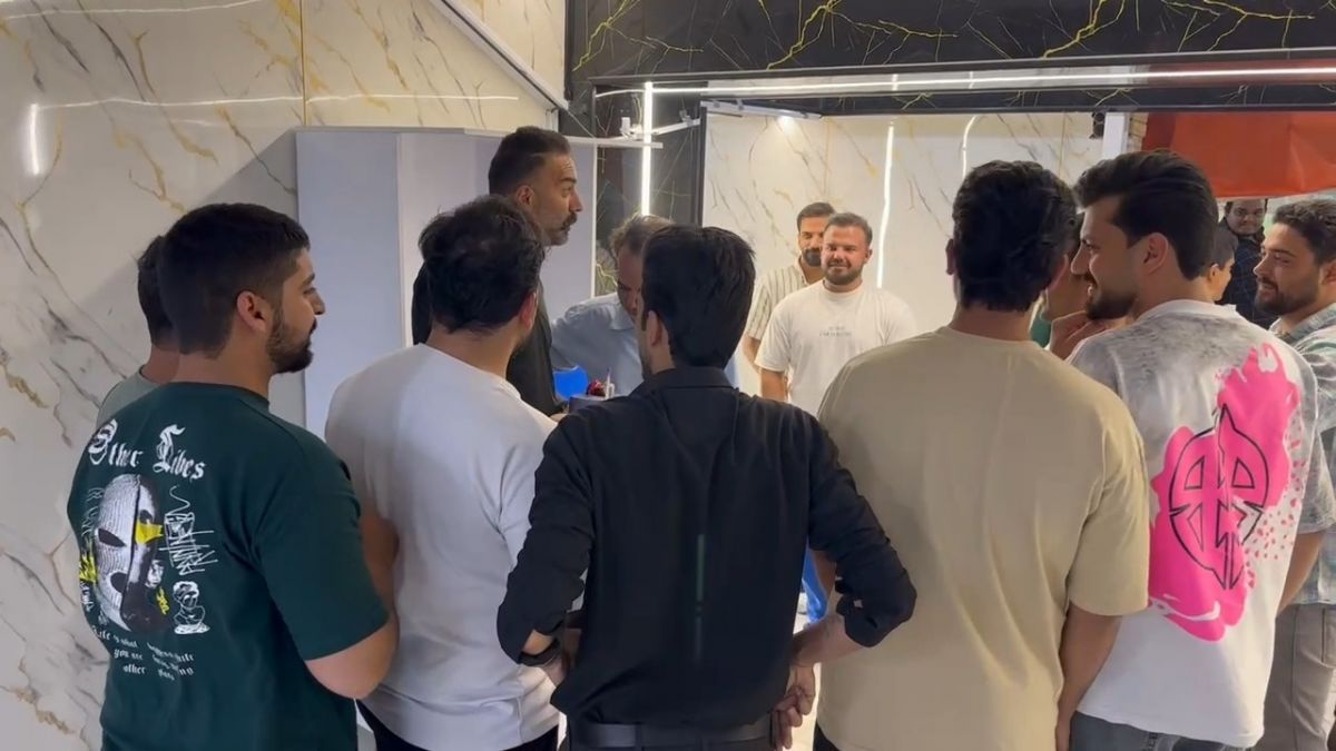 سورپرایز تولد حنیف عمران زاده توسط هواداران چادرملو