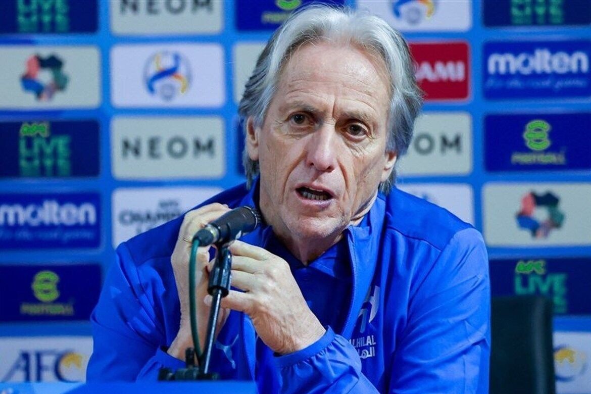 سرمربی الهلال اخراج شد