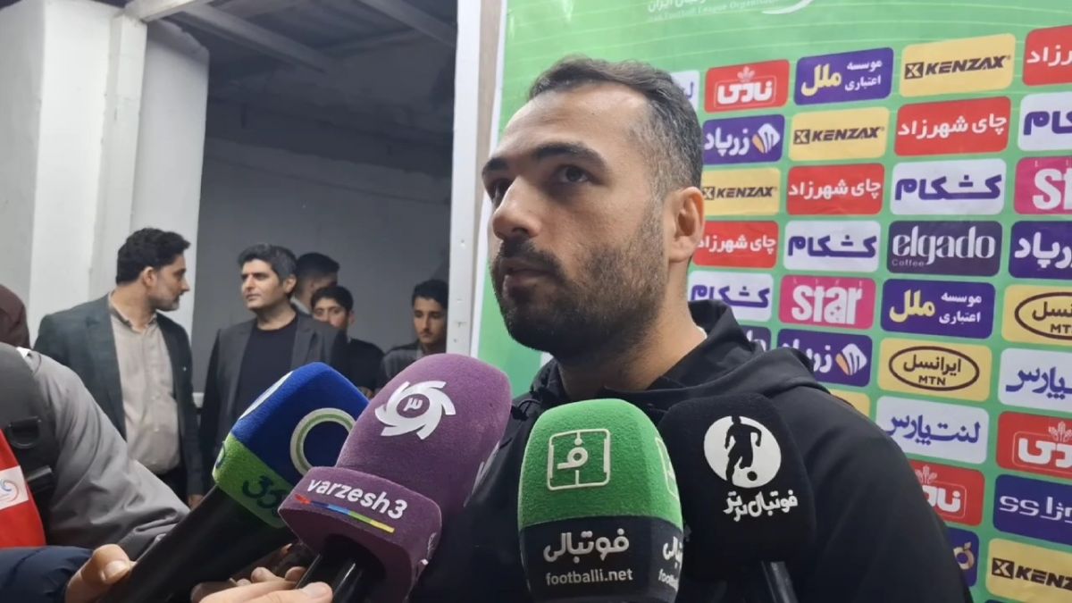 مدیر رسانه ای ملوان: نگذاشتند پیراهنی که برای احترام به بهمن صالح‌نیا آماده کردیم بپوشیم