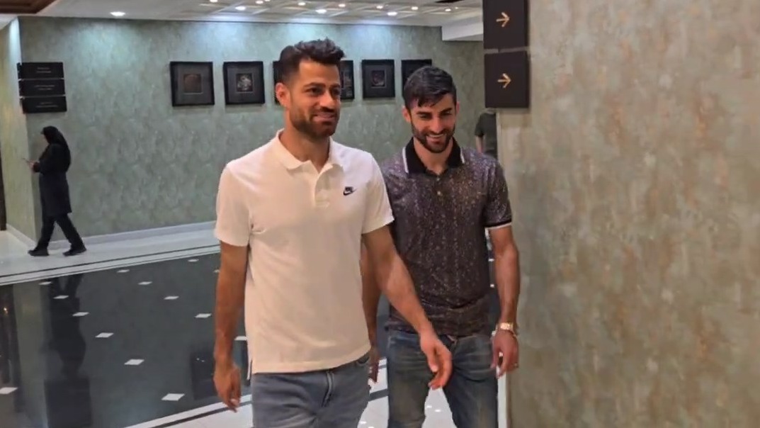 ورود بازیکنان پرسپولیس به محل جلسه فنی در هتل المپیک