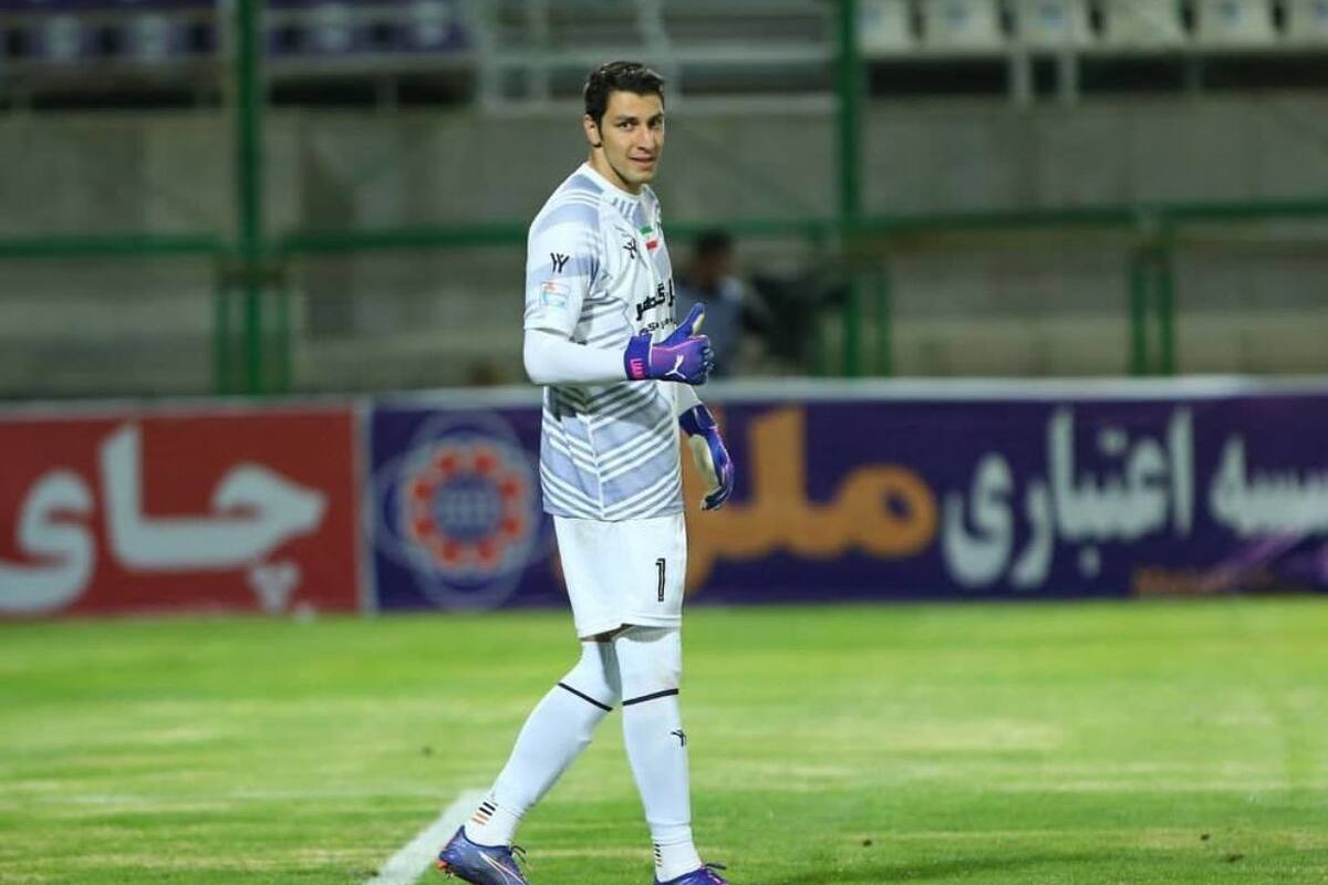 اخباری و پرسپولیس، هر روز، نزدیک تر از دیروز