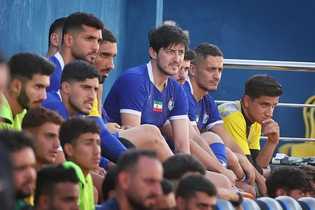 حاشیه جدید سردار؛ تبریک قهرمانی تراکتور با دو قلب آبی!