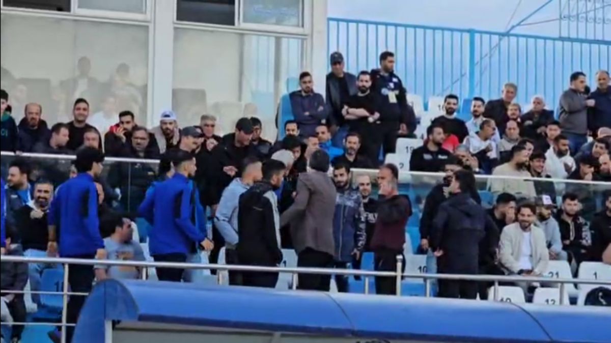 حضور اشکان پور رشید و پژمان نوری در سکوی هواداران ملوان